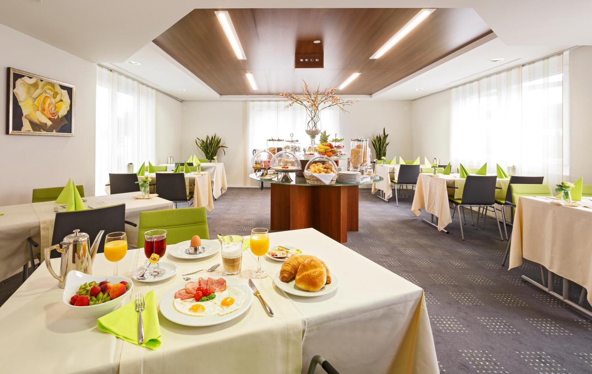 Business Hotel First 포이지스베르크 외부 사진