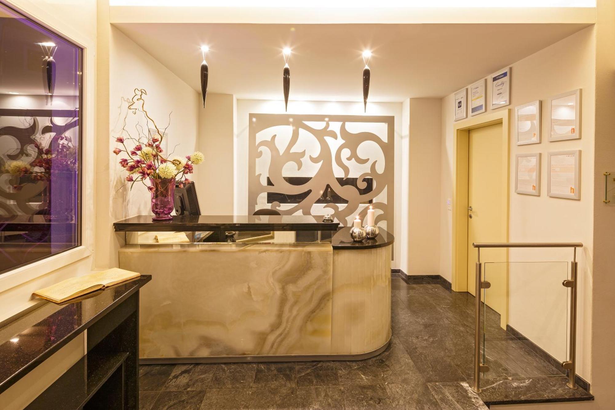 Business Hotel First 포이지스베르크 외부 사진