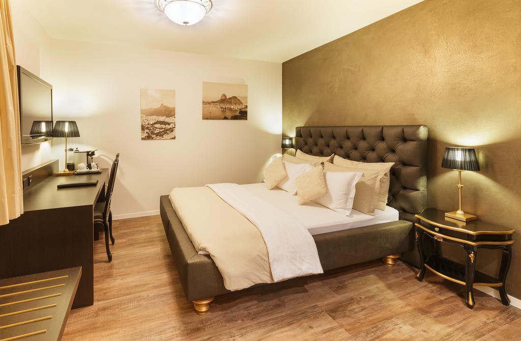 Business Hotel First 포이지스베르크 외부 사진