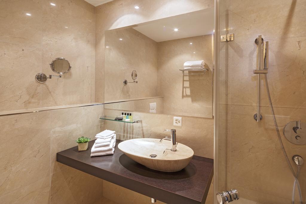 Business Hotel First 포이지스베르크 객실 사진