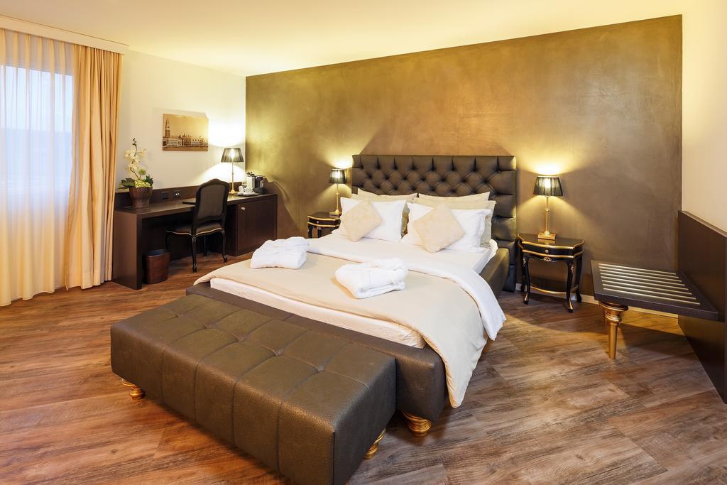 Business Hotel First 포이지스베르크 객실 사진